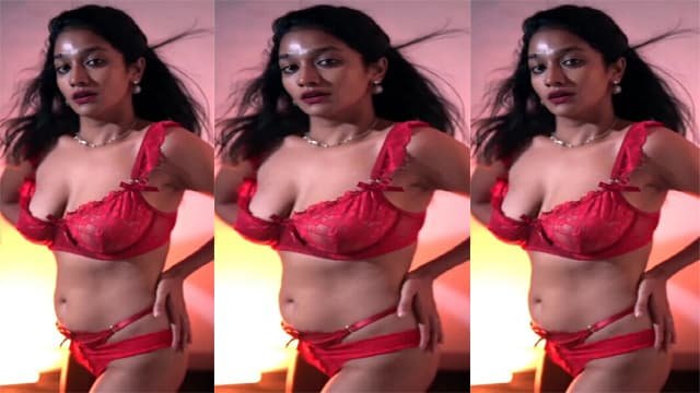 Tamil Actress Lavanya Manickam Sexy Bikini Teasing Video